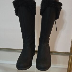 Merrell Black Women's Winter Boots with Fur Trim